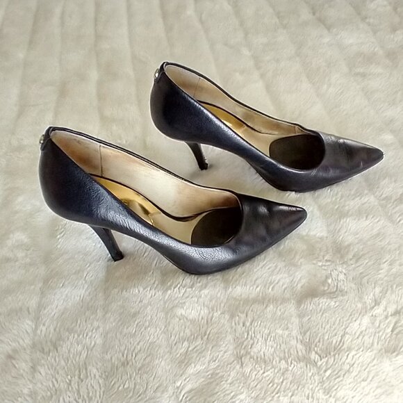💞❤️❤️💞 Michael Kors Classic 3 1/2 Pumps - Picture 2 of 13